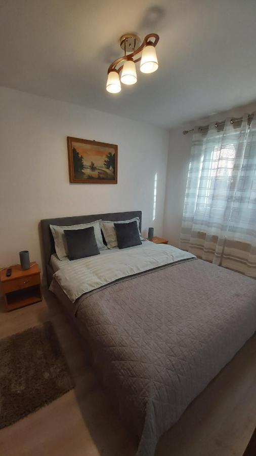 Relax Apartament Appartamento Satu Mare Esterno foto